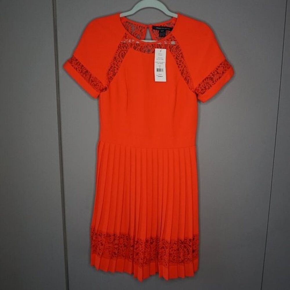 French Connection Women's Dress Arrow Lace Pleated in 60 Riot Red size 6 NWT